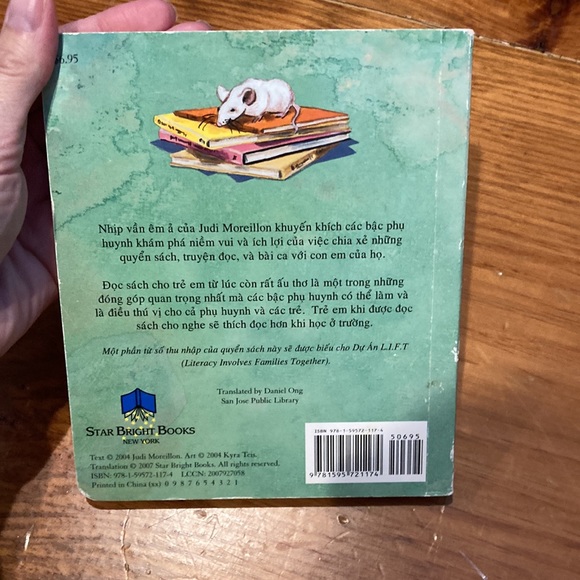 Vietnamese DOC SACH CHO CON / Read to Me! Judi Moreillon Kyra Teis Board Book - Picture 6 of 8